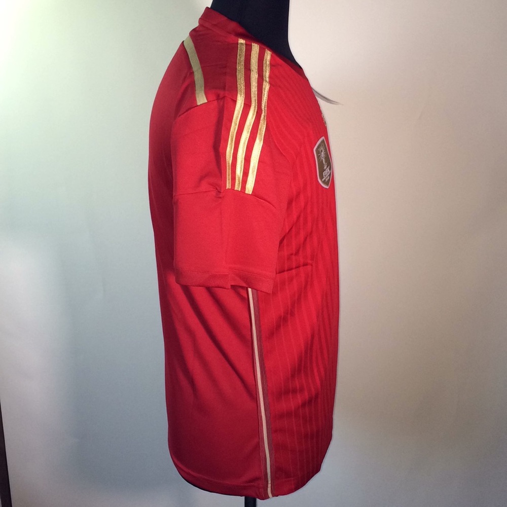 Spain Home Jersey - OPEN TO OFFERS!😊💵💵💵 - Picture 4 of 6